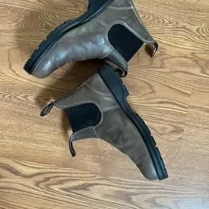 Blundstone | Shoes | Blundstones 469 In The Steel Gray Color  display picture 1